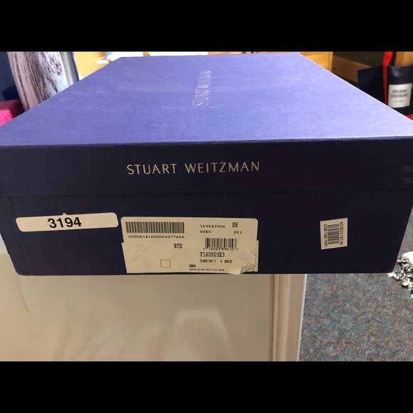 Stuart Weitzman Tieland boot in dark brown - Picture 4 of 7